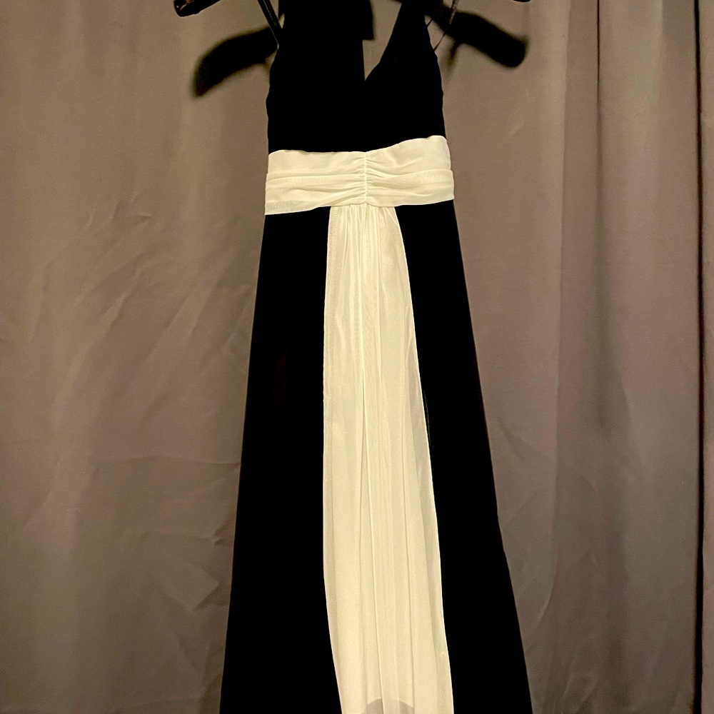 Black and white halter dress size small